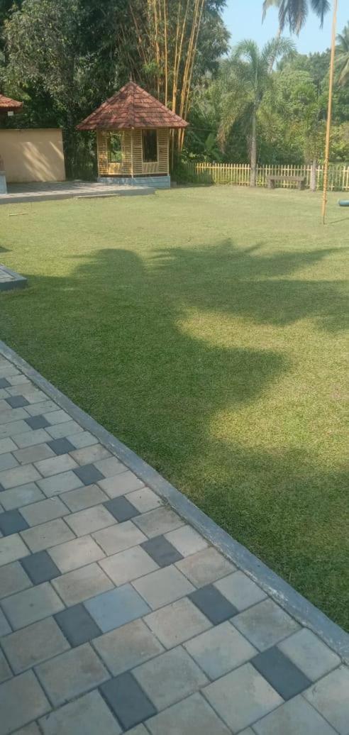 Sparrow Vale Resort Kotamangalam Exteriör bild