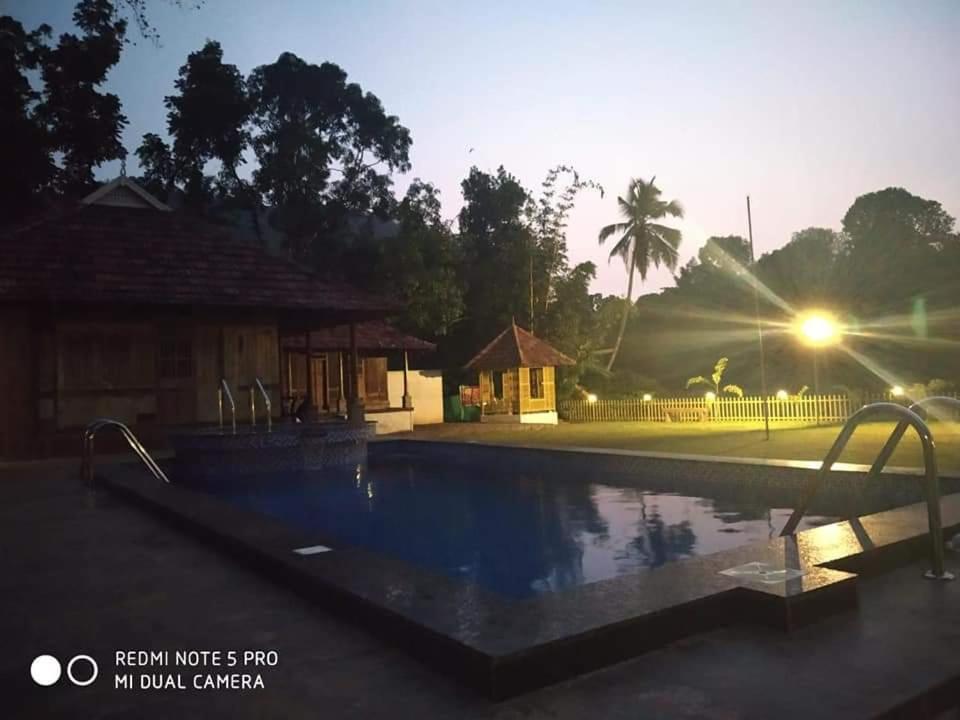 Sparrow Vale Resort Kotamangalam Exteriör bild