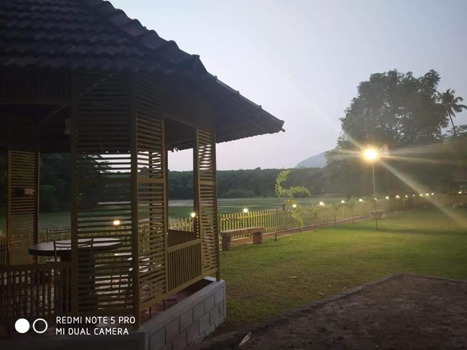 Sparrow Vale Resort Kotamangalam Exteriör bild