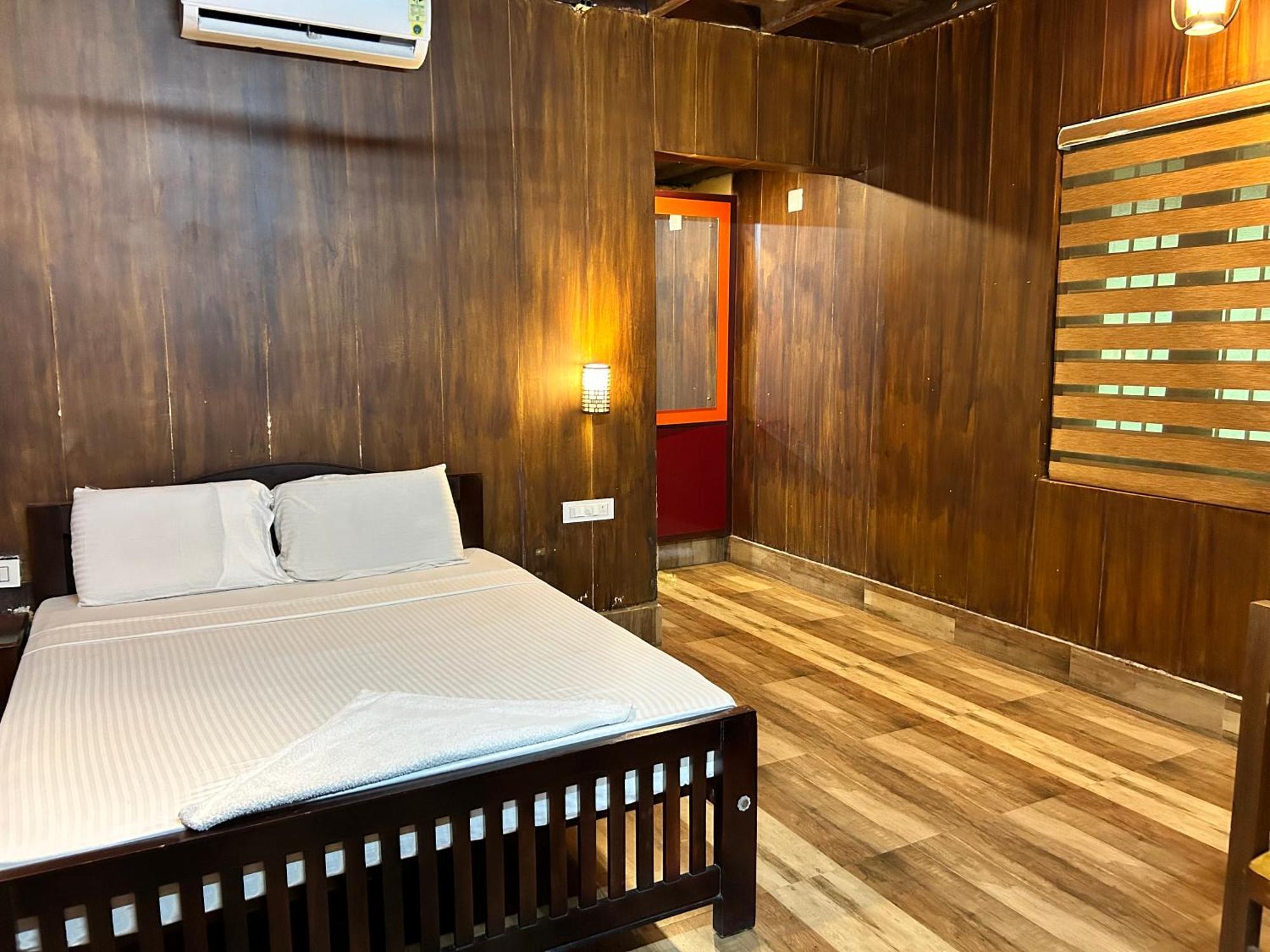 Sparrow Vale Resort Kotamangalam Rum bild